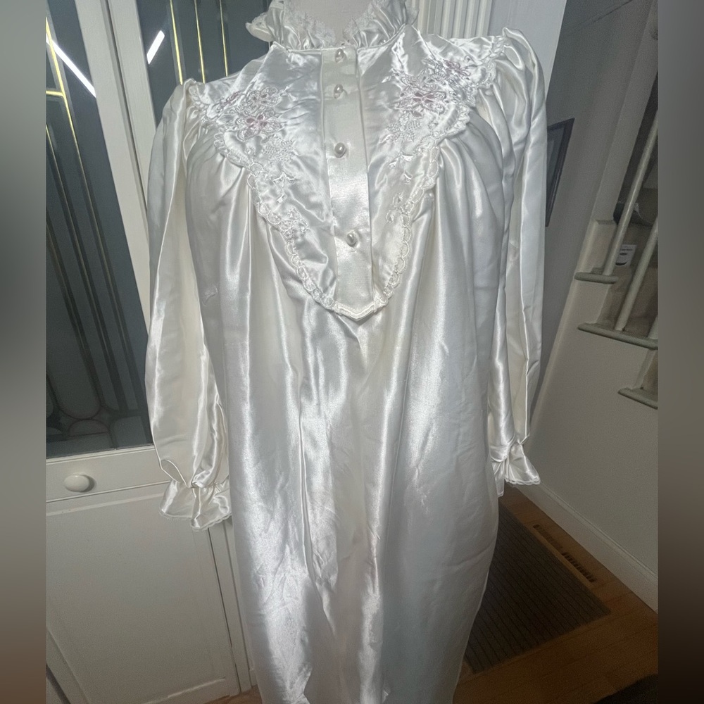 Lise Stevens Vintage White Satin Lace Nightgown 3X Romantic